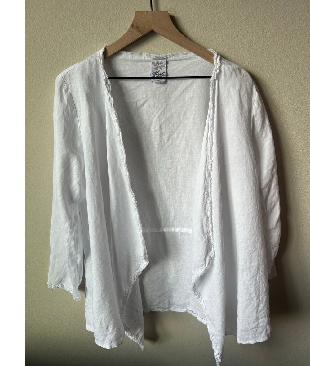 Match Point USA 100% Linen White Wrap Tie Blouse Size Medium Lagenlook